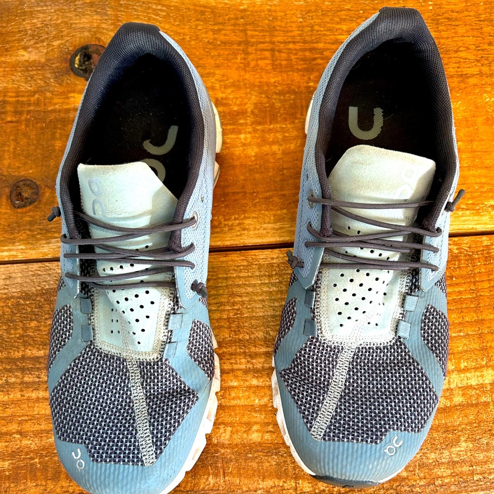 On Cloud running shoe